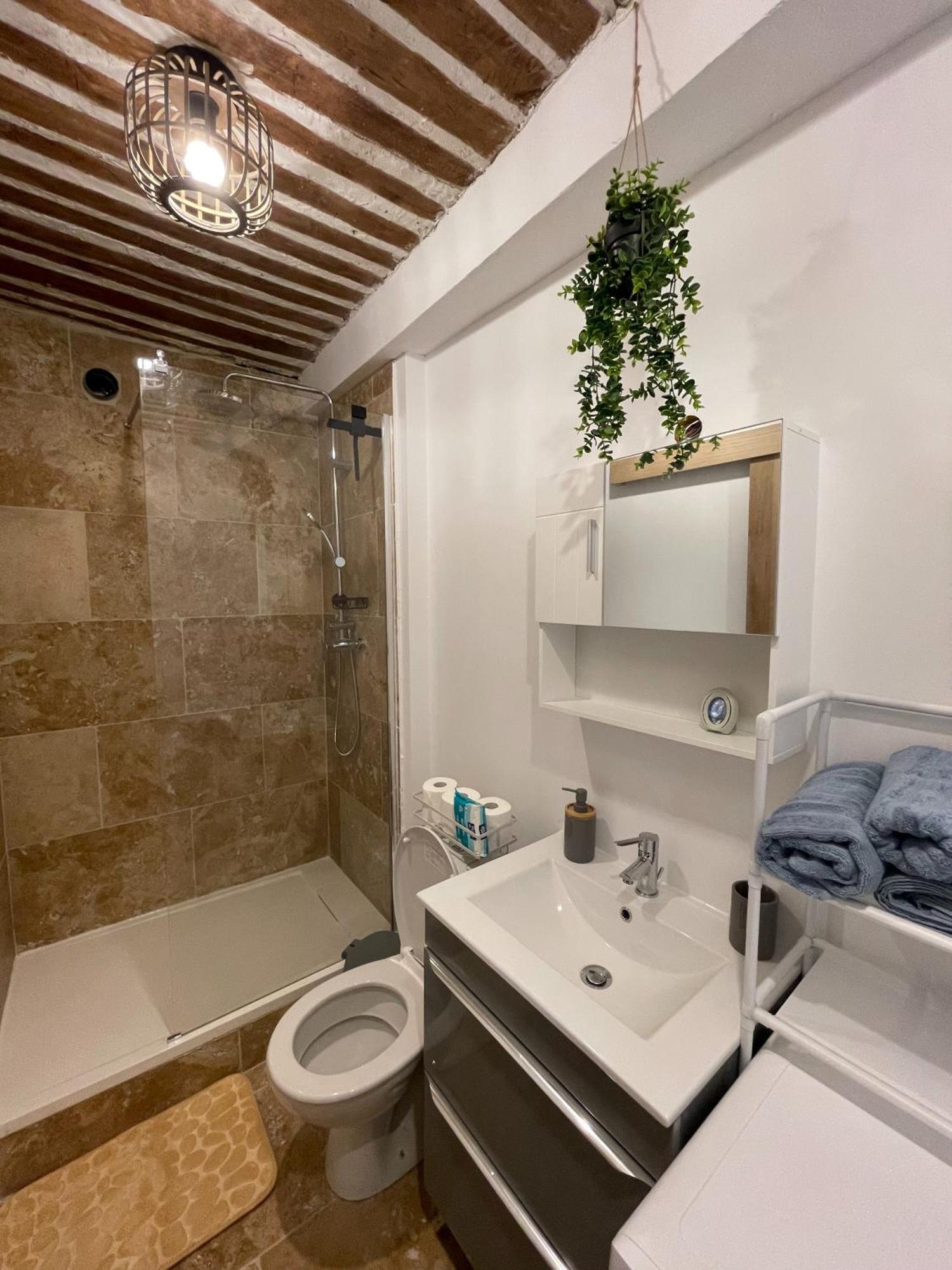 Le Nid D'abeille, La Ruche Rurale Manosque